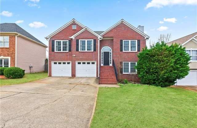 2437 Pondside Place NE photos photos