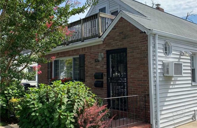 228 E Hudson St - 228 East Hudson Street, Long Beach, NY 11561