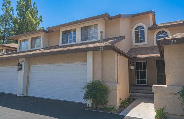 Charming 3-Bedroom Home in the Mountain View Court Community! Gallery 1