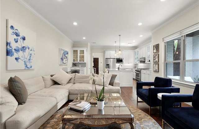 5605 Longview Street Gallery 2