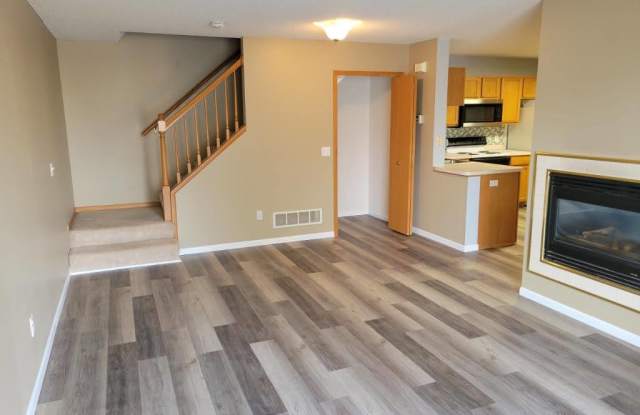 15929 Finch Ave - 15929 Finch Avenue, Apple Valley, MN 55124