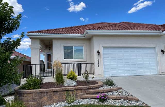 AMAZING TOWNHOME RIGHT OFF NORTH GATE CLOSE TO AFA  MONUMENT!!!!!! photos photos