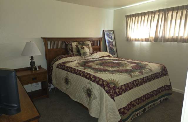 Fully furnished condo with pool Gallery 3