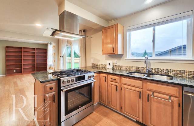 Updated 3-Bedroom Home with Puget Sound Views, Lake Access & Landscaping Included Gallery 4