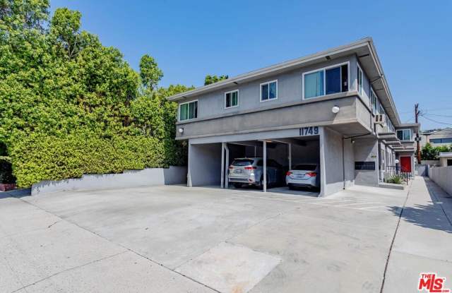 11749 Riverside Dr Gallery 1