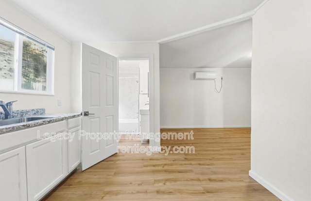 3617 Willow Street Gallery 4