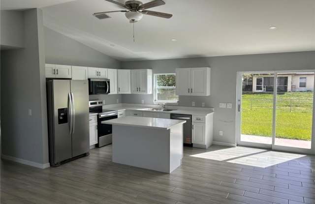 2819 31st Street W Gallery 3