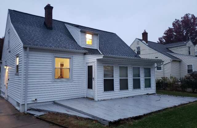 3 bedroom Bungalow with finished basement photos photos