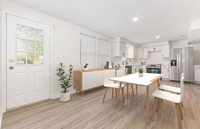 Room in 5 Bedroom Home in Charlotte Gallery 3