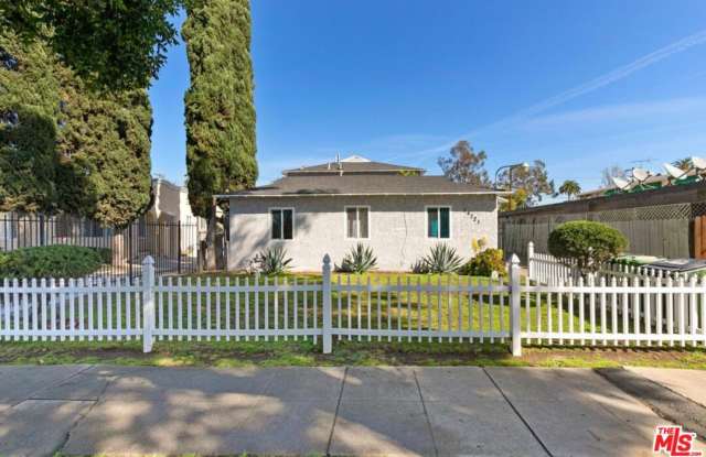 14721 Sylvan St photos photos