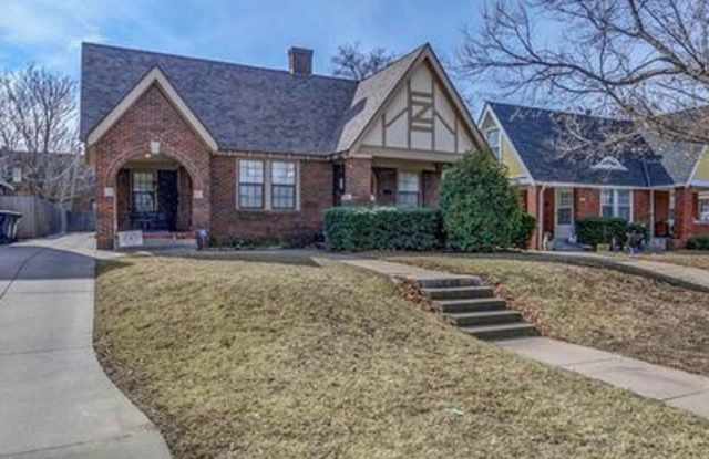 Beautiful Historic 2 Bed 1 Bath Duplex in the Plaza District!! photos photos