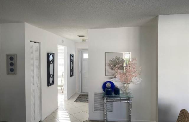 265 Palm Dr Gallery 2