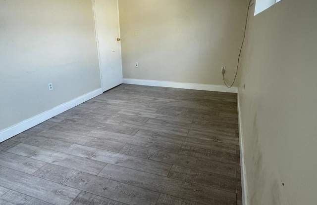 1912 North 20th Avenue - REAR Gallery 4