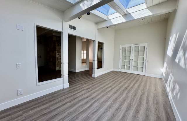 Spacious 4Bed/3Bath Home With 3 Car Garage Available Now! Gallery 1