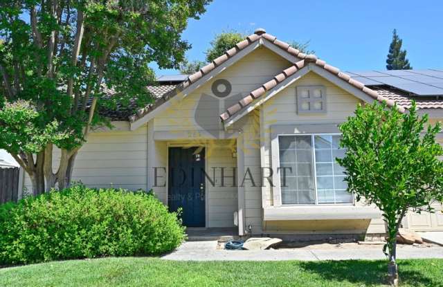 239 West Fallbrook Avenue Gallery 3