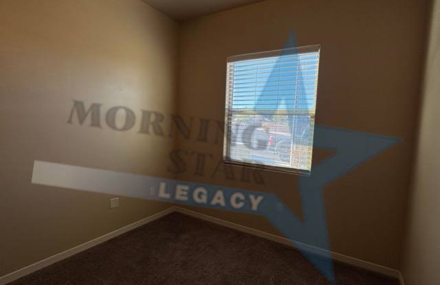 Beautifully maintained 3 bedroom with SOLAR! Gallery 4