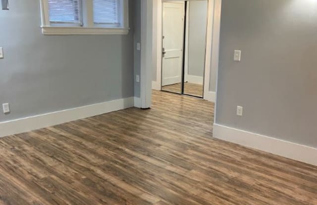 1388 Hall Ave 12 - 1388 Hall Avenue, Lakewood, OH 44107