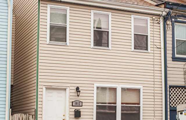 Southside Flats 3 bedroom! Central AC! Washer and Dryer Included! Available 8/7 photos photos Southside Flats 3 bedroom! Central AC! Washer and Dryer Included! Available 8/7 photos photos