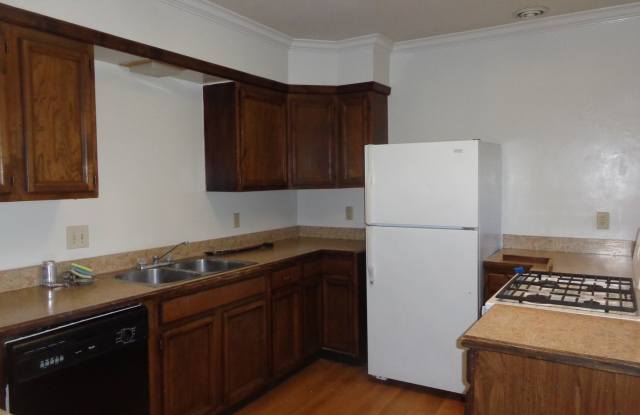 Three Bedroom Upper Crestline Gallery 4