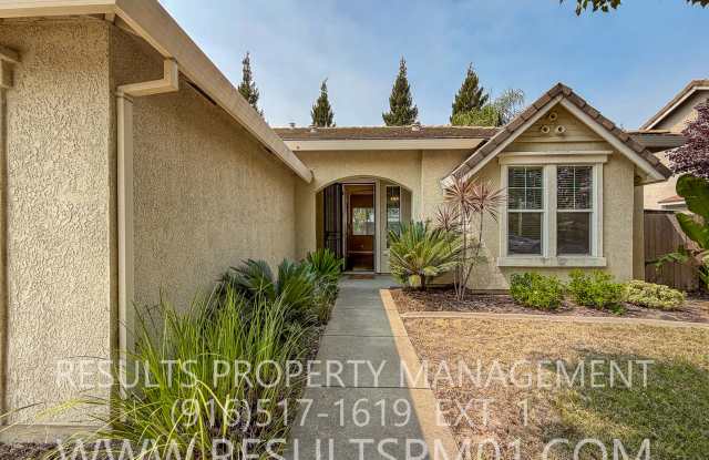 Beautifully upgraded 3 bedroom Home Gallery 1