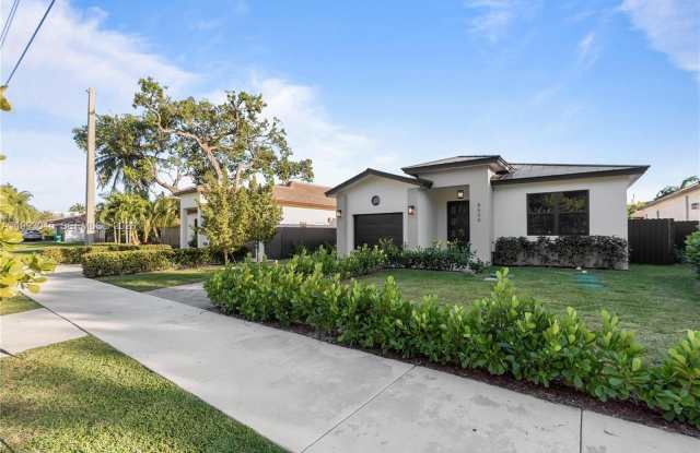 8570 SW 198th St photos photos