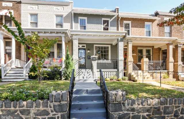 928 14TH STREET SE - 928 14th Street Southeast, Washington, DC 20003