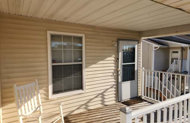 Sweet 2nd Story Condo - NEWPOINTE CONDO Gallery 1