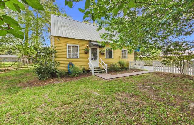 COMING SOON! Charming Cottage in the Center of Town photos photos