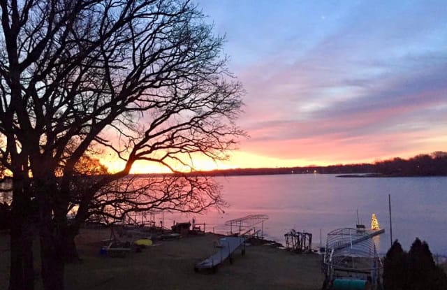 4542 Highway 61 N - 4542 Highway 61 N, White Bear Lake, MN 55110