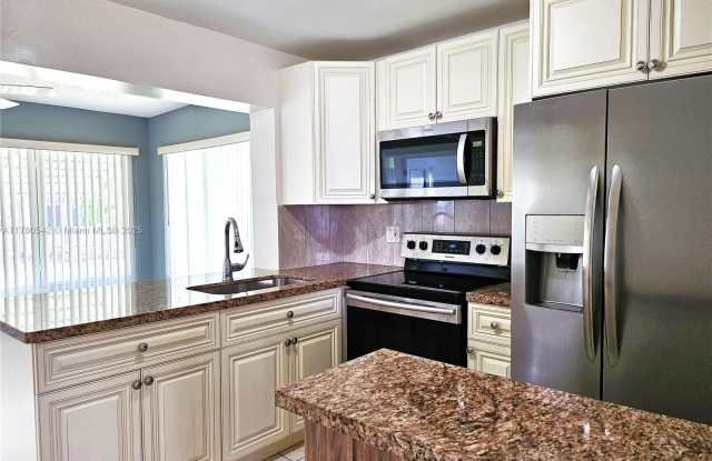 1040 NW 73rd Ter photos photos