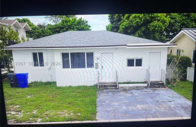 2330 Garfield St photos photos