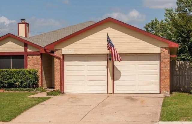 5901 Inks Lake Drive - 5901 Inks Lake Drive, Arlington, TX 76018