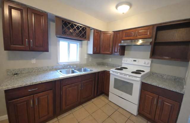 2845 Kingston St photos photos