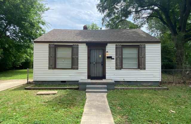 1018 McEvers Cir photos photos