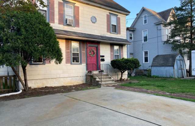 819 BROADWAY photos photos