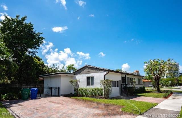 2021 Coral Gate Dr Gallery 3