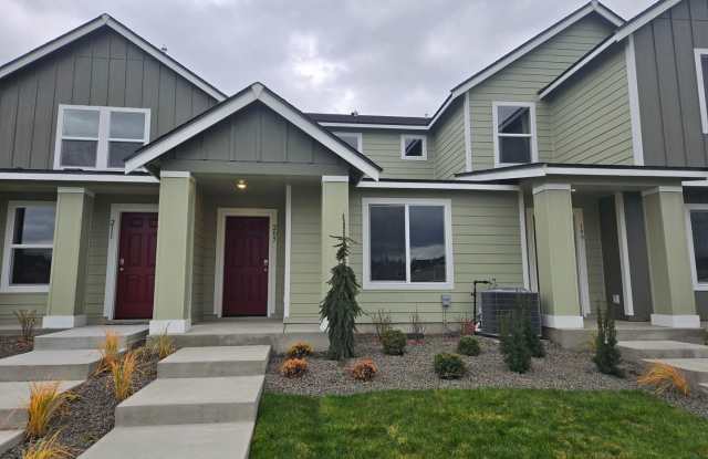 *$500 Off First Months Rent* Brand-New 3-Bedroom Townhouse in Hayden Canyon! - 205 East Lupine Lane, Hayden, ID 83835
