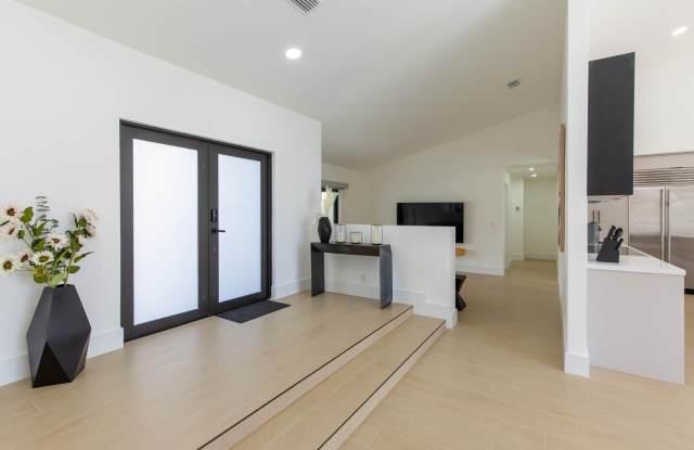 2281 Seaford Drive Gallery 4