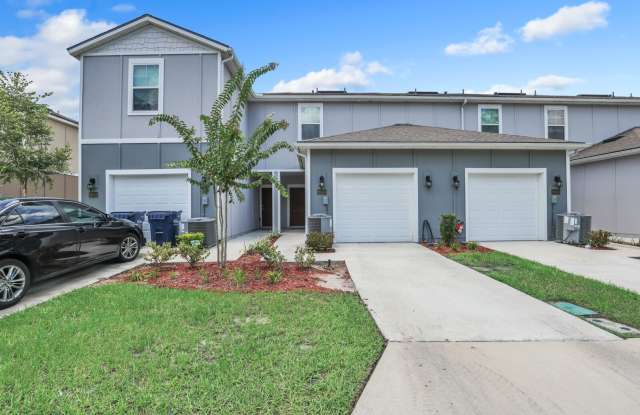 Like new 2 bedroom/ 2.5 bathroom with one car garage townhome in Nassau county! photos photos