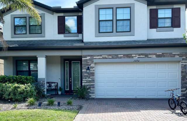 Spacious 5BR House in Tampa - Lawn Maintenance Included photos photos