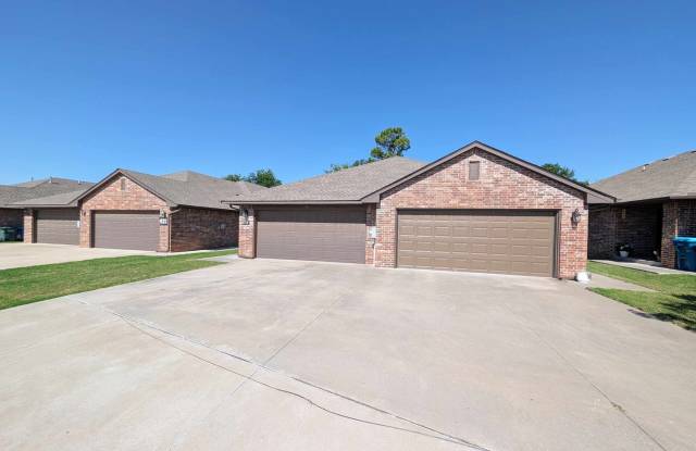 Edmond Duplex Central Edmond photos photos