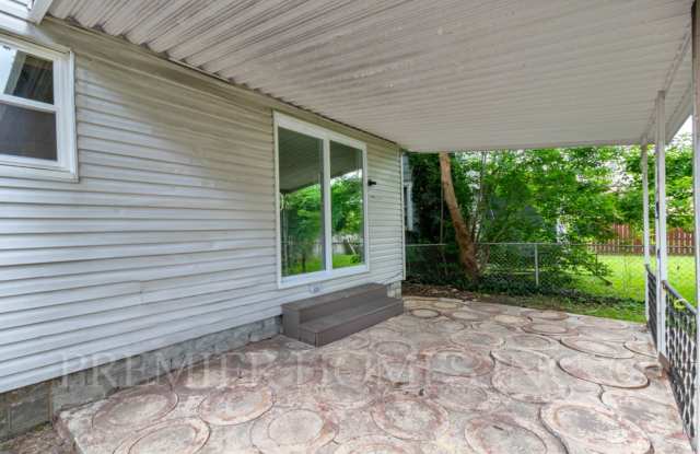 Park-Front Renovated 3BR/1BA with Huge Porch & 3-Car Garage! -415 Elgin Ave NW Gallery 4