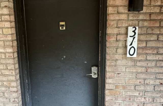 1 Bedroom 1 Bath-Moon Township - 310 Lunar Lane, Carnot-Moon, PA 15108
