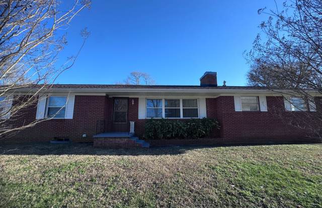 Friendsville 37737 - 3 bedroom, 2.5 bath home - Contact Jackie Mills (865) 748-2851 photos photos