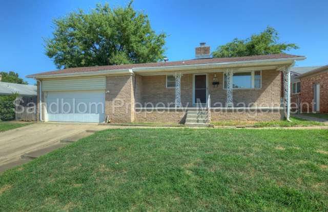 FOR LEASE | Mid Town | 3 Bed 2 Bath Home $1350 Rent + $1350 Deposit photos photos