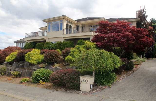 LUXURY 4 BEDROOM BELLEVUE HOME IN ‘THE SUMMIT’ W AMAZING VIEWS! photos photos