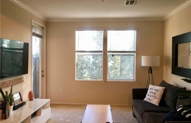 2442 Watermarke Place Gallery 2