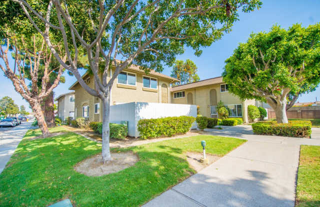 Sunny and Bright 3 Bedroom End Unit in Yorktown Villas Neighborhood photos photos