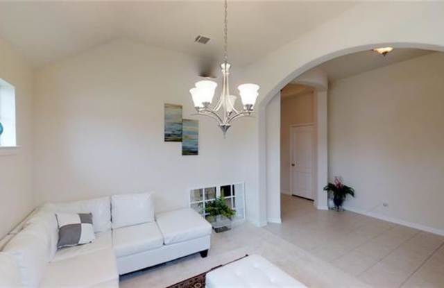 11609 Beach Street Gallery 4