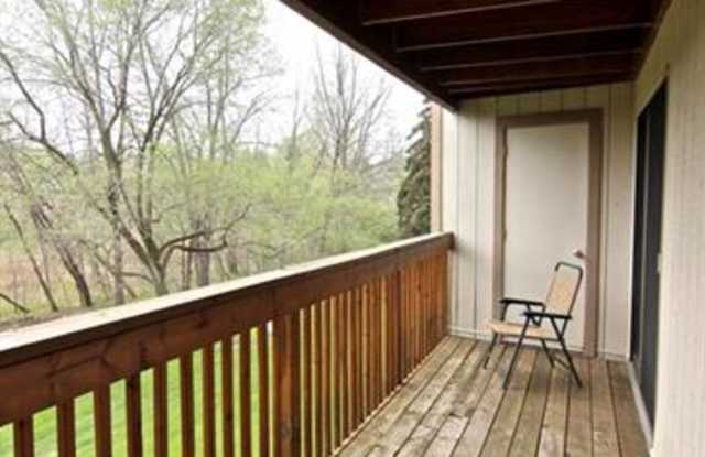 1673 RIVERSIDE Drive Gallery 2